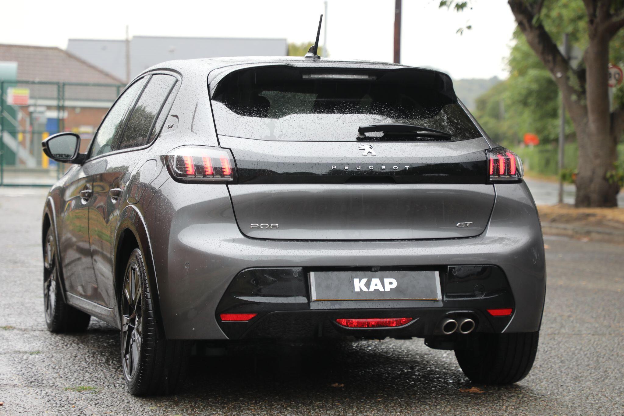 Large vehicle image